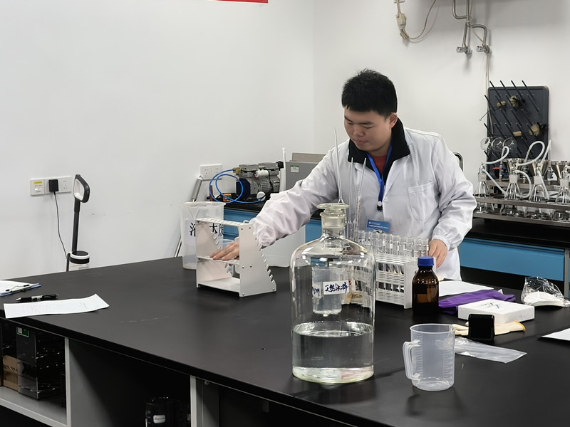 1-赛前摆放移液管架_副本.jpg